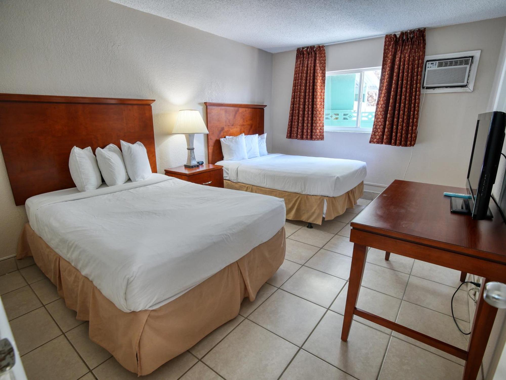 Clearwater Beach Hotel 2*